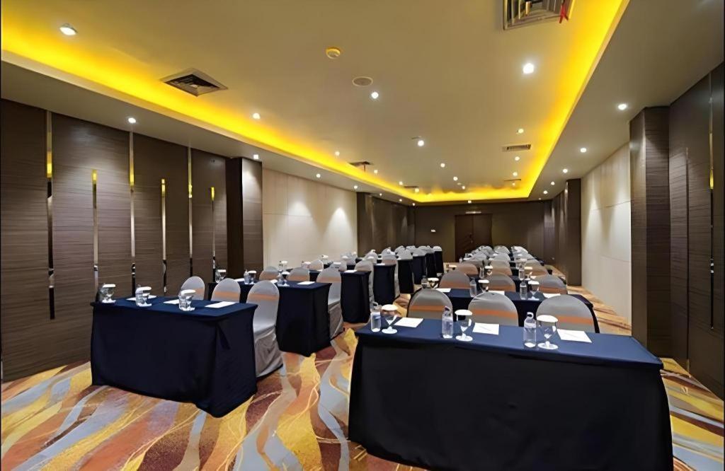 Aria Barito Hotel Банджермасин Екстериор снимка