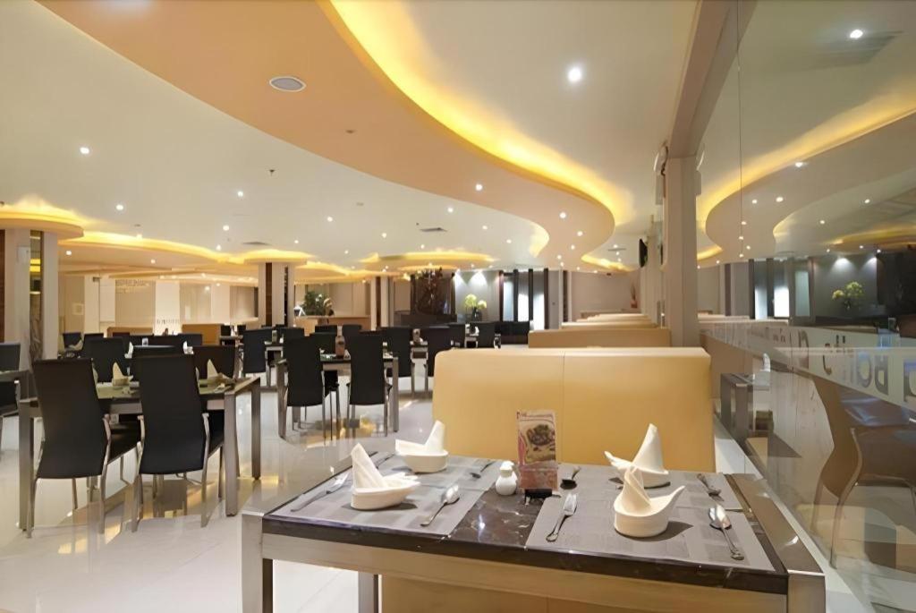 Aria Barito Hotel Банджермасин Екстериор снимка