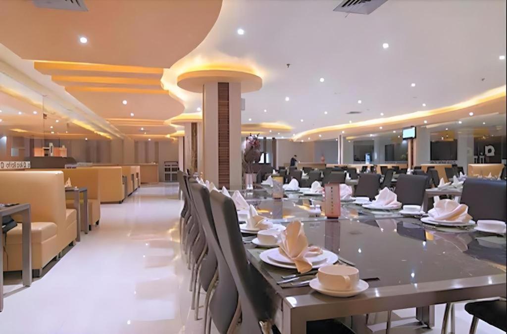 Aria Barito Hotel Банджермасин Екстериор снимка