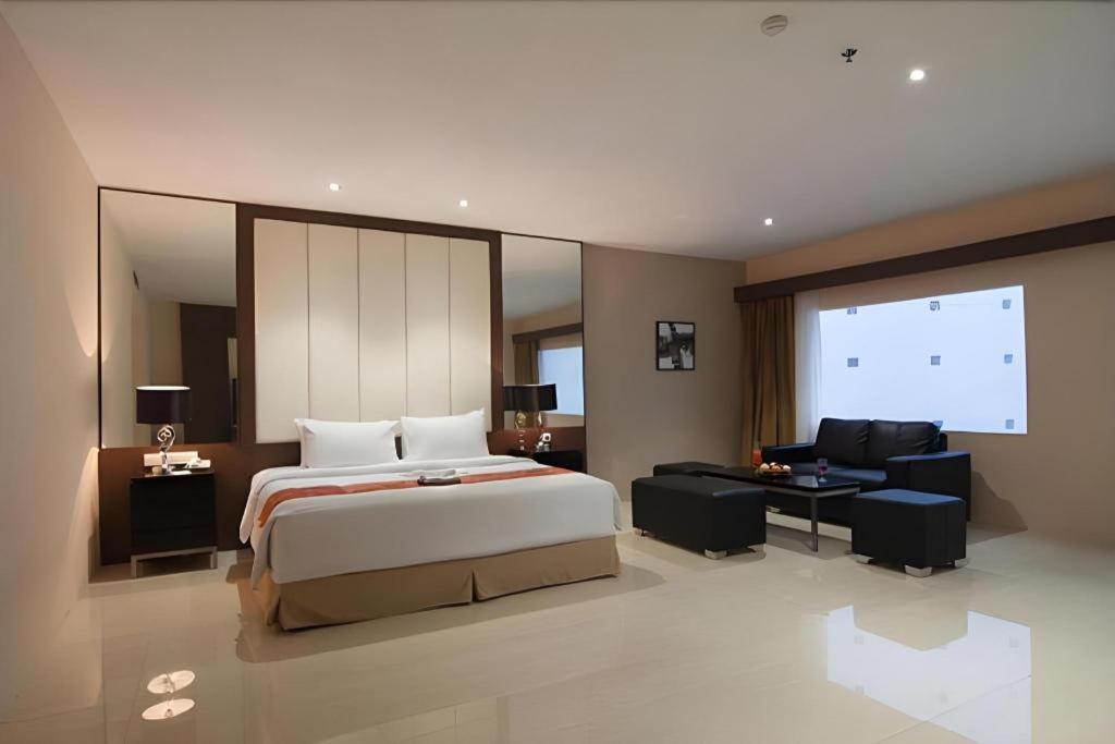 Aria Barito Hotel Банджермасин Екстериор снимка