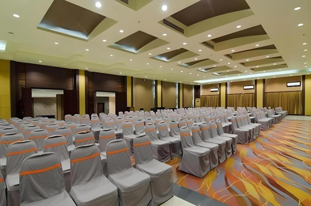 Aria Barito Hotel Банджермасин Екстериор снимка
