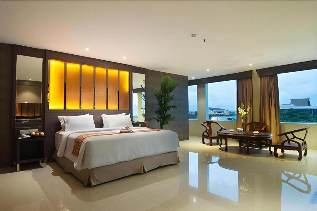 Aria Barito Hotel Банджермасин Екстериор снимка
